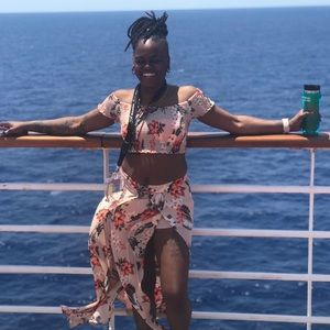 Meet your Posher, Latoya